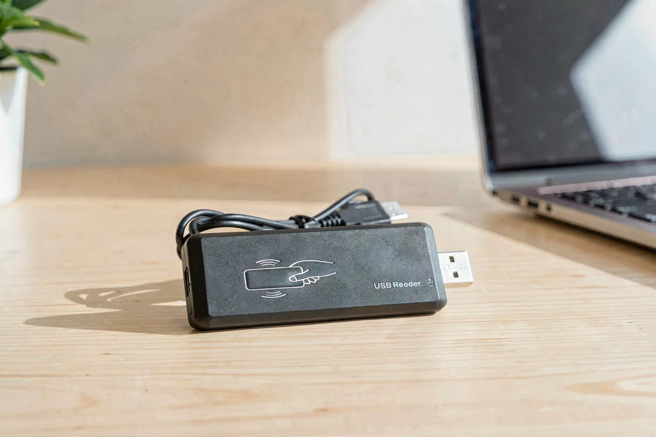 High-efficiency USB hardware keylogger