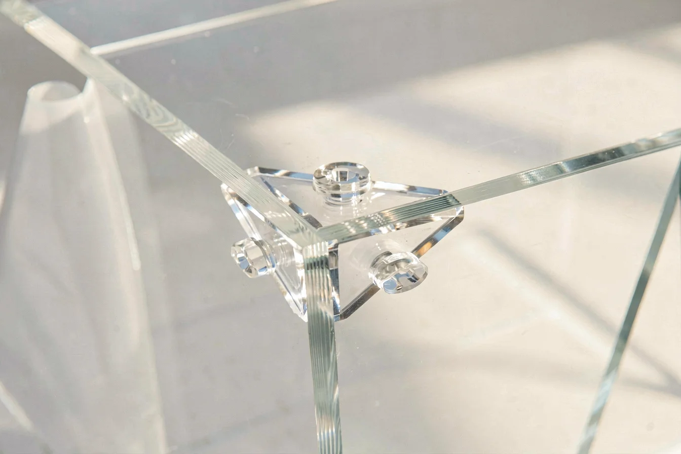 OEM acrylic corner bracket