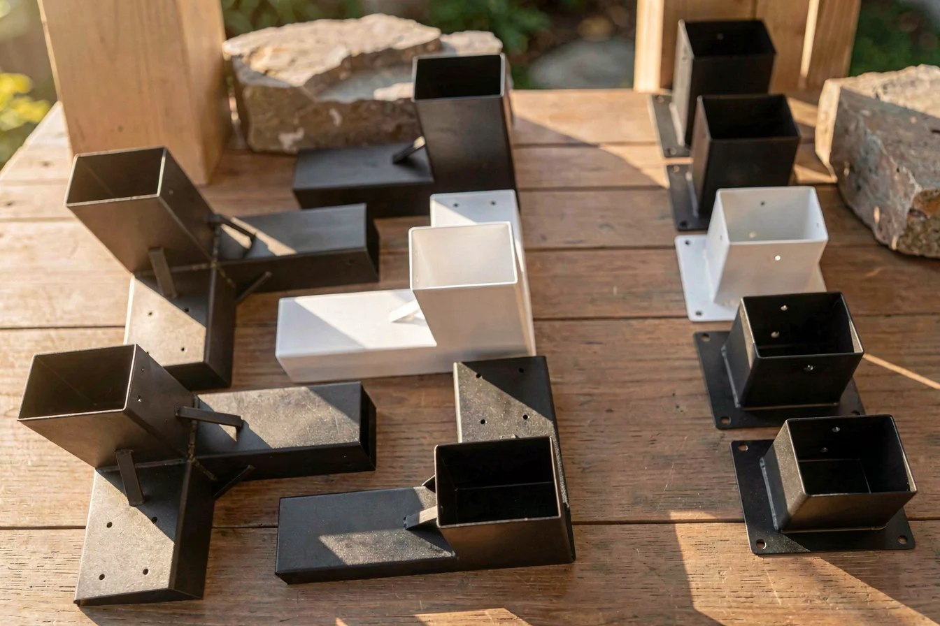 Outdoor double angle bracket