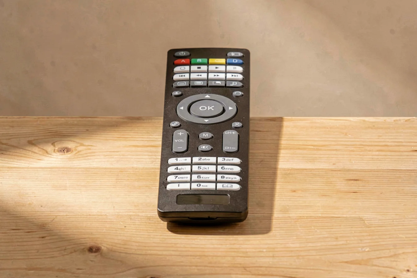 High-performance digital satellite remote control