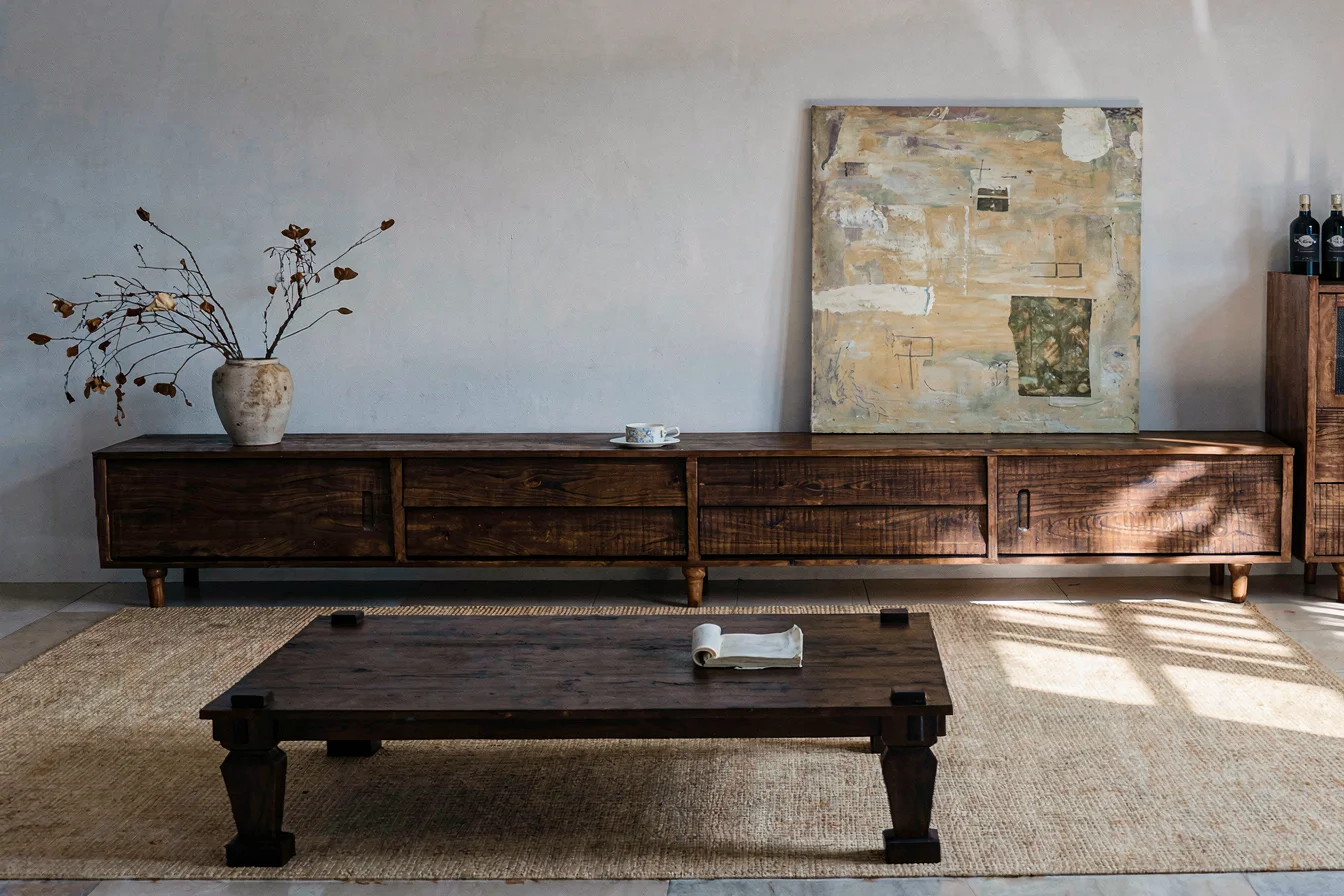 Durable Traditional TV Stand