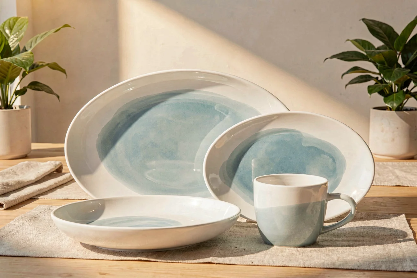 Trending Crofton dinnerware