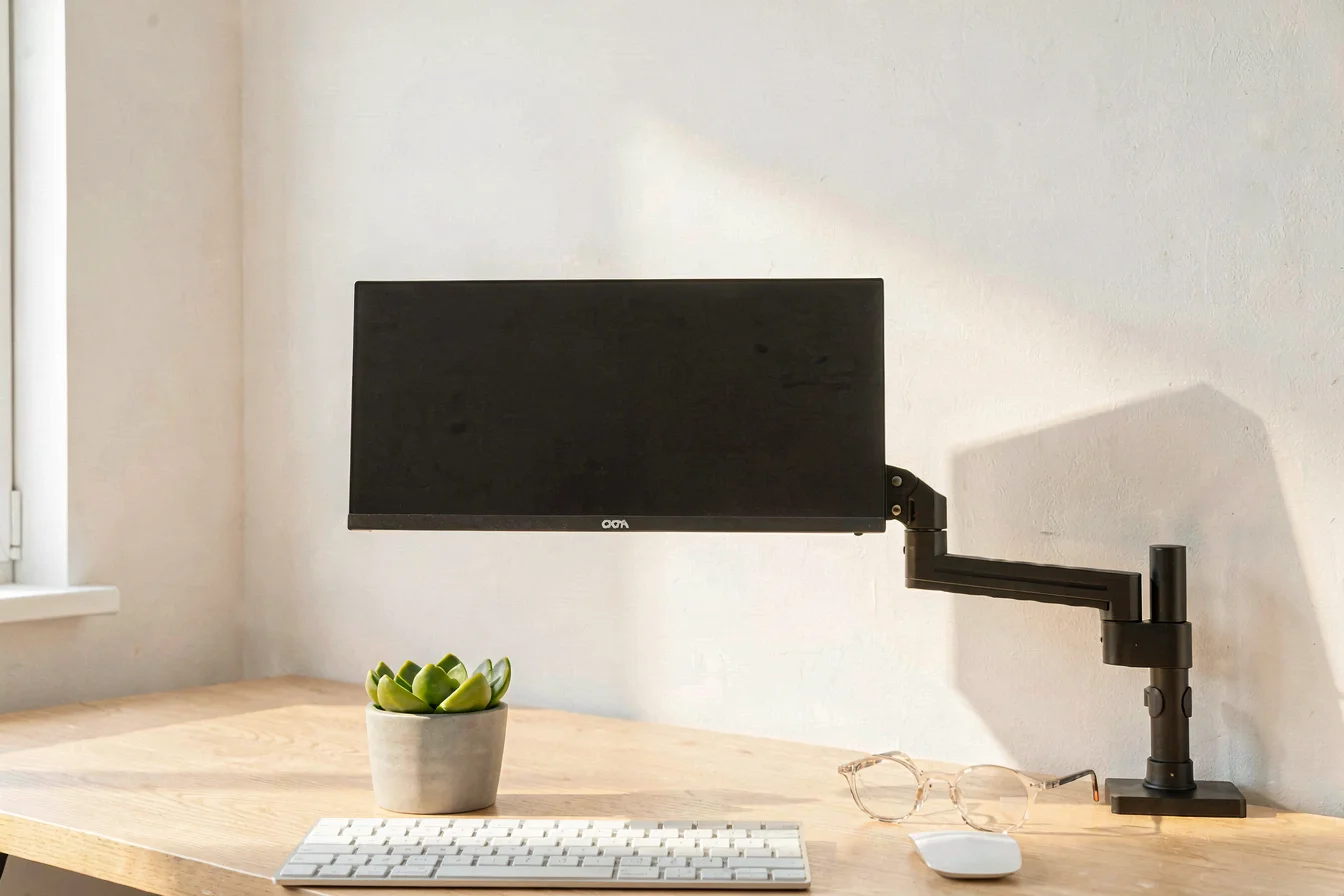 Trending mount for iMac