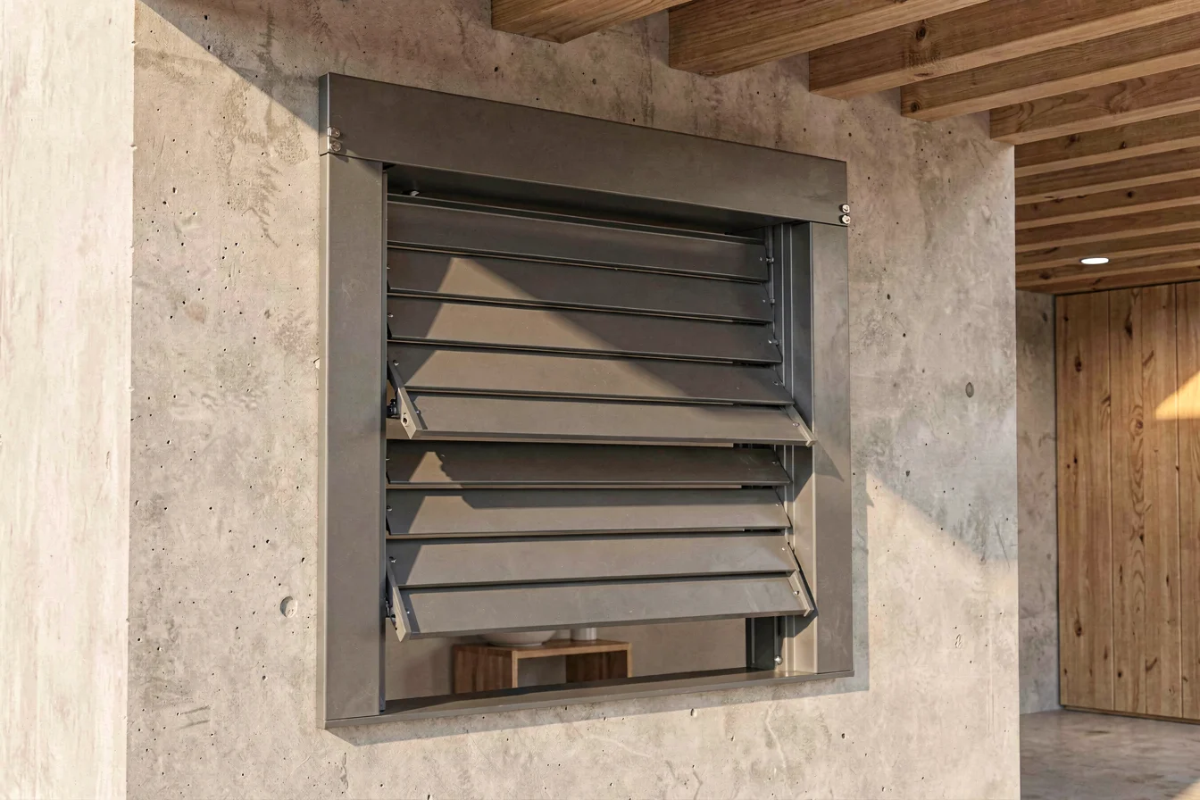 Durable motorized louvers