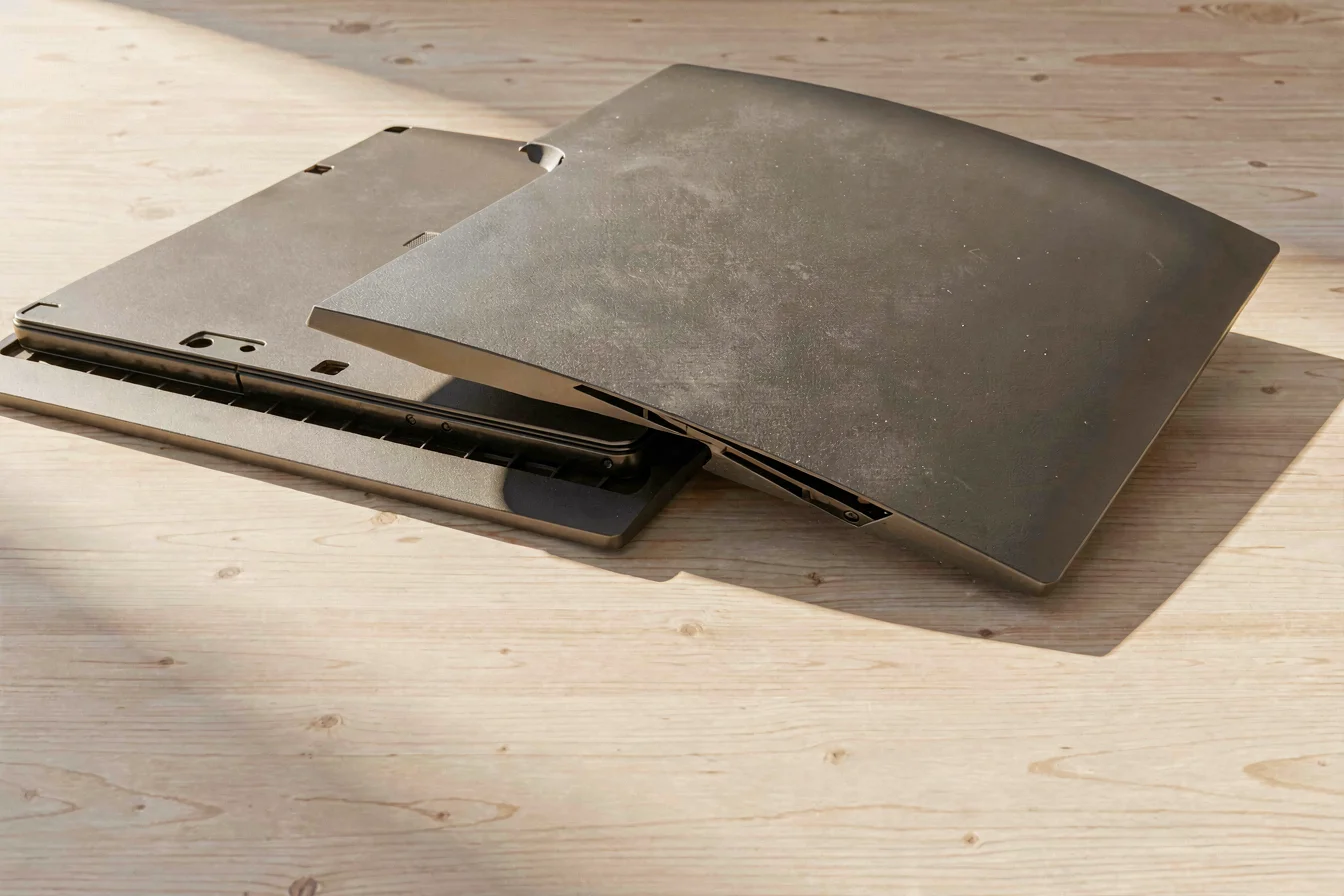 Customizable Third-Party PS3 Console Shell