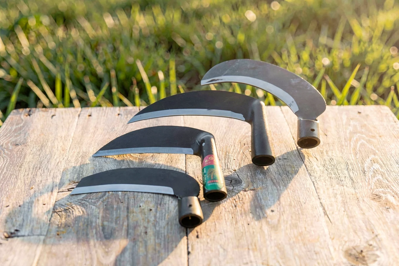 High-durability grass cutting knives