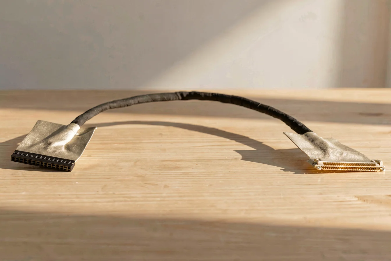 Cost-Optimized Laptop Screen Cable Connector