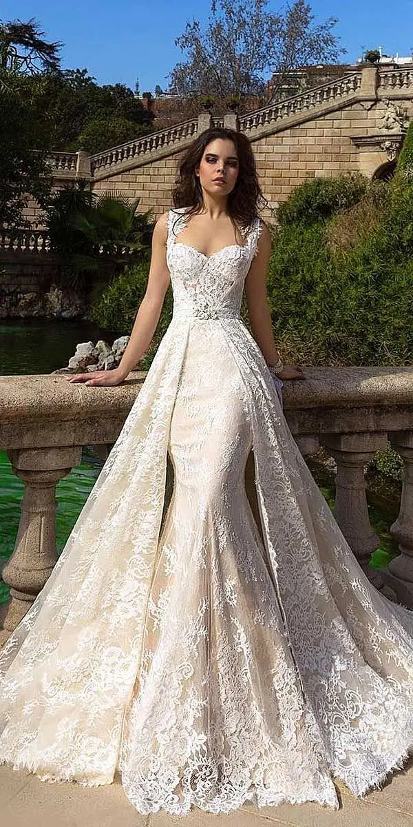 2000 Wedding Dress Trends: Timeless Silhouettes & Fabrics