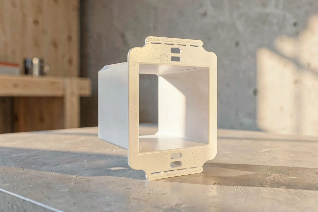 Heavy duty extension rings for electrical boxes