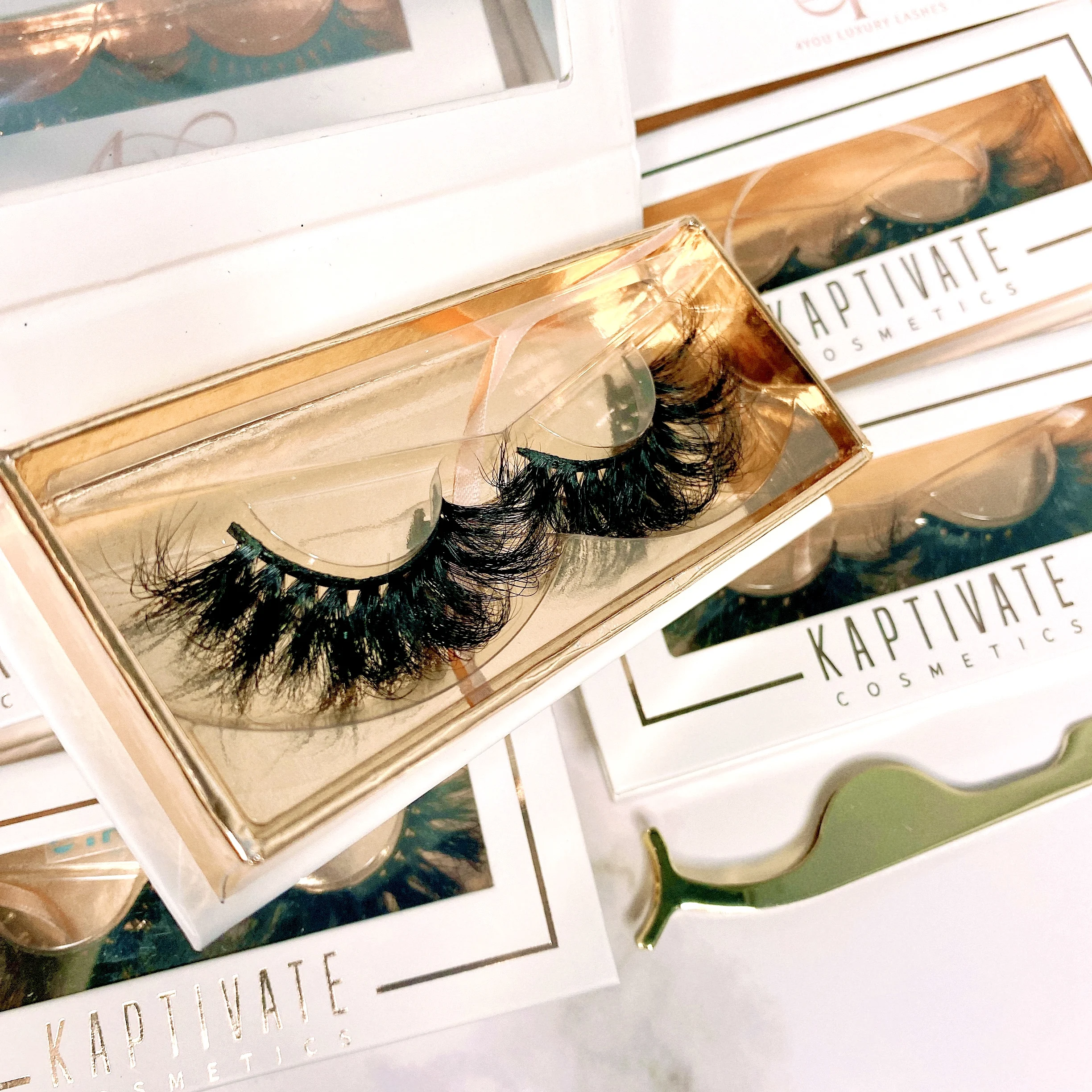 

Full Strip Lashes High Volume and Fluffy Mink Eyelashes Wholesale Eyelashes Package