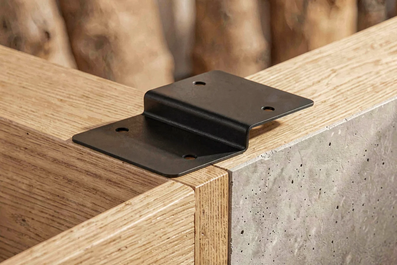Heavy-duty double angle bracket