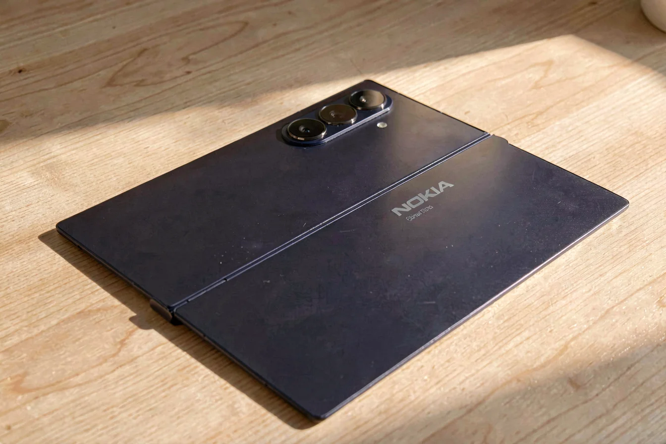 Trending Nokia 2700 Fold