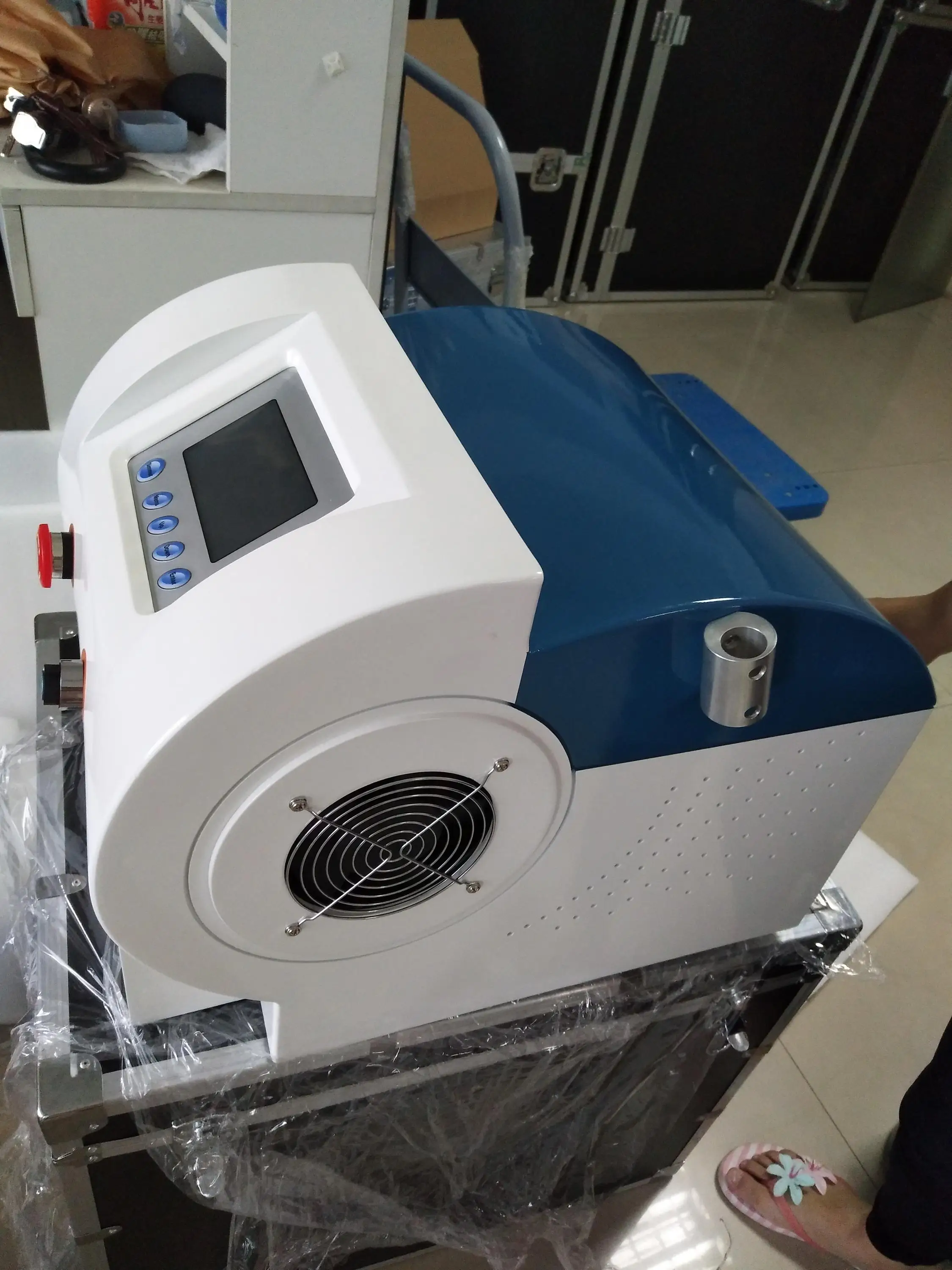 激光吸脂术和yag激光医用激光塑形器临床装置脂肪分解