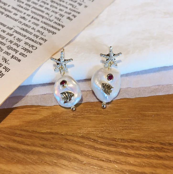 

Jialin jewelry small fish 925 silver needle Korean version of the zircon earrings high quality baroque pearl earrings