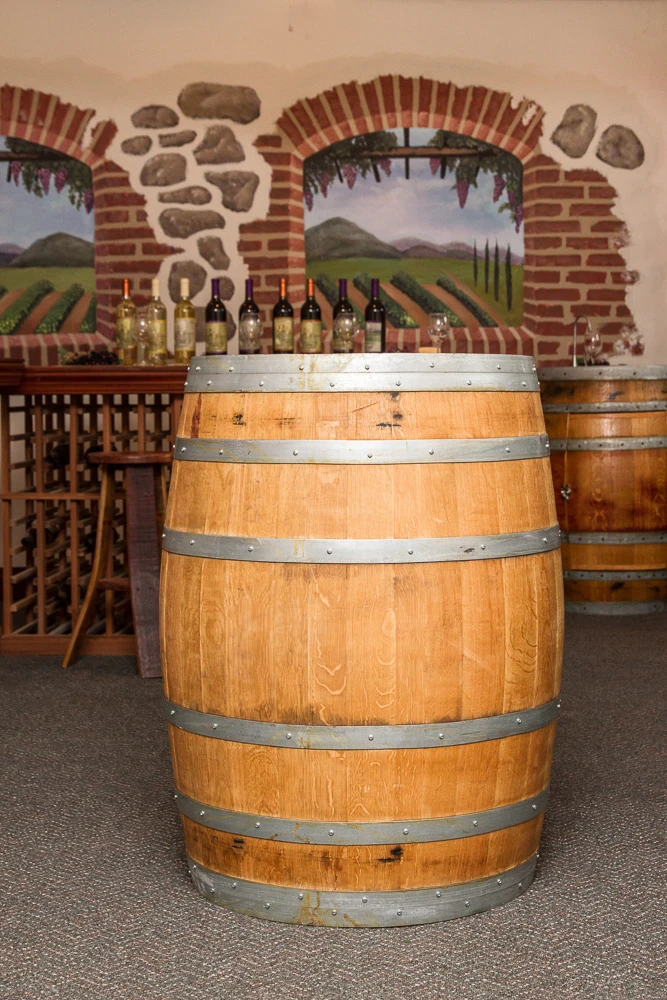 
Whole Refinished Wine Barrels,Industrial barrel table 