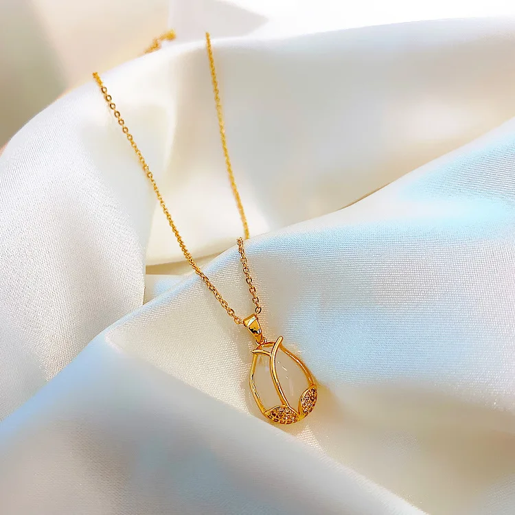 

2020 fashion rhinestone necklace pendant