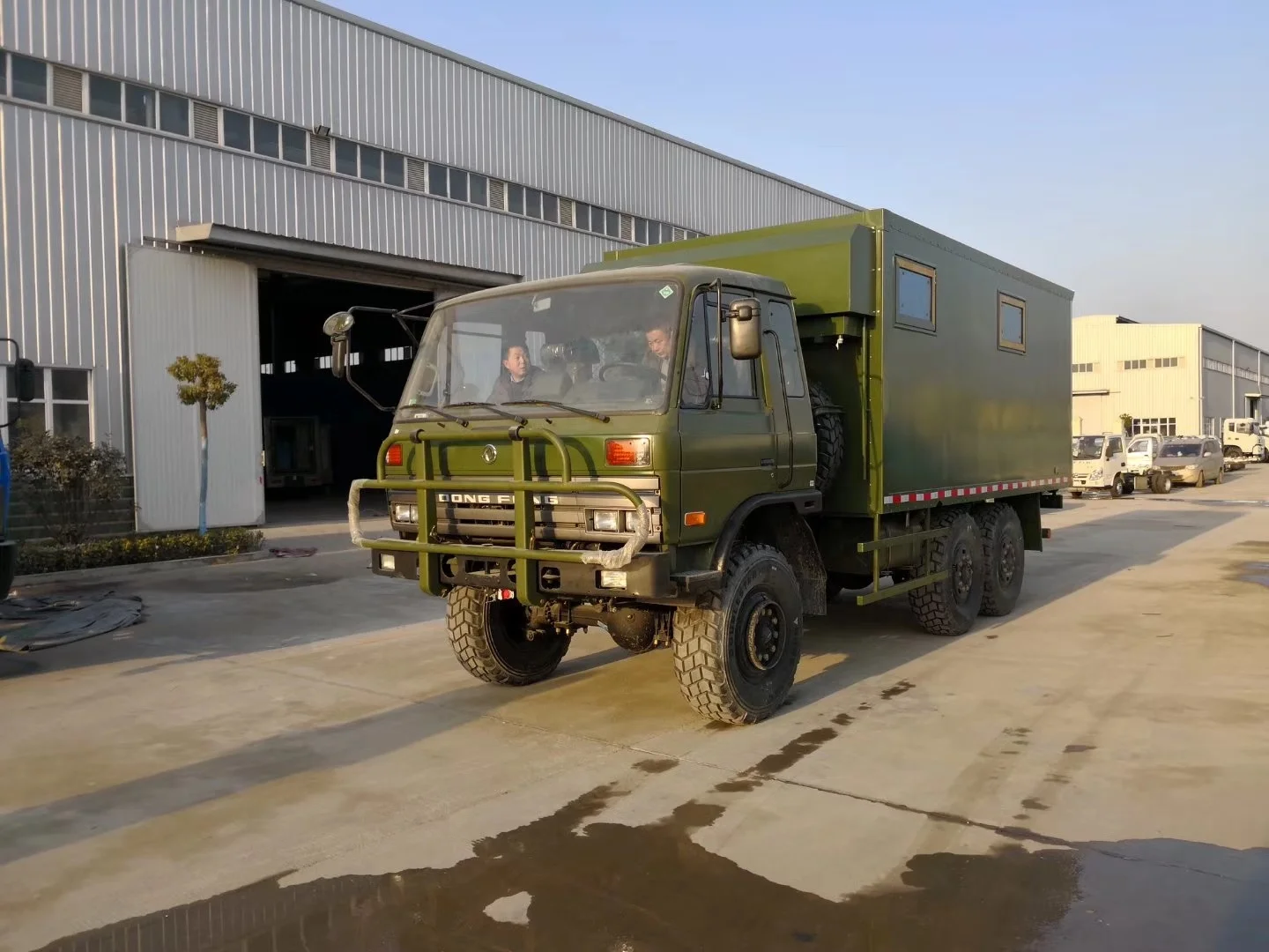 大篷车卡车出售 - buy 军事野营车野外行动,8 人移动房间,军用卡车