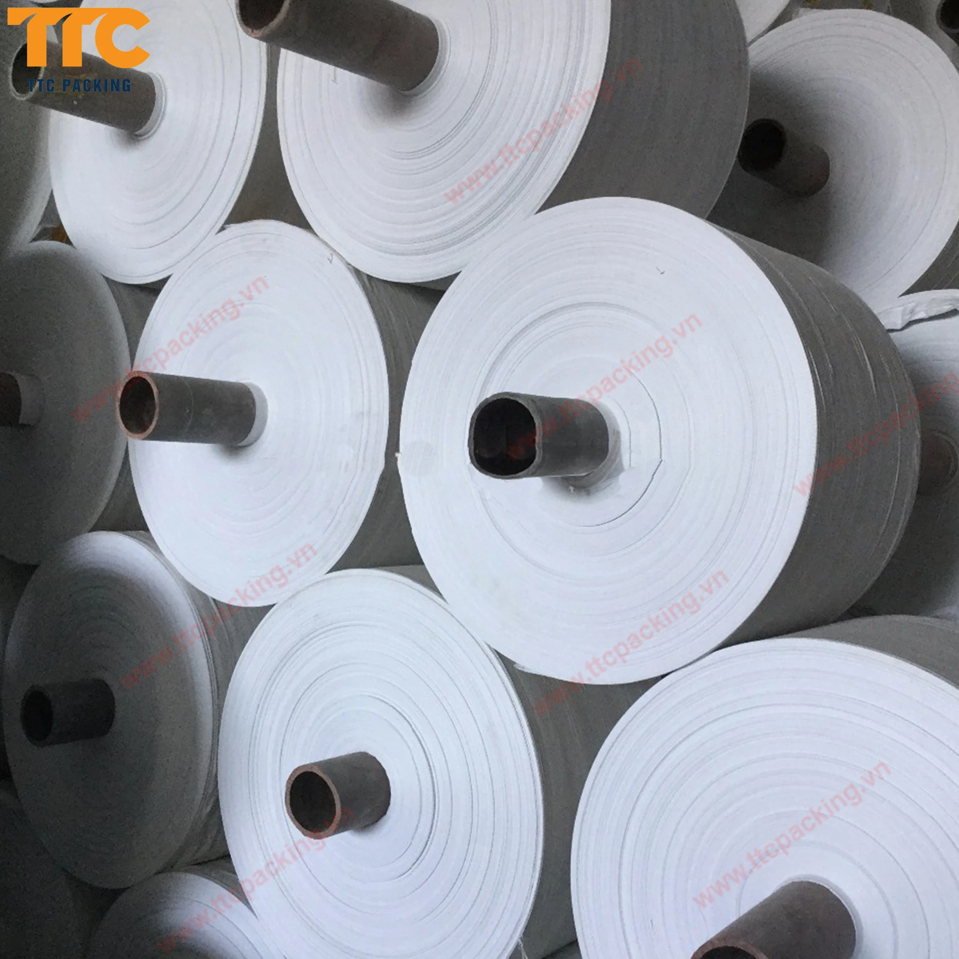 Vietnam Plastic Packaging 100 Virgin Polypropylene Pp Yarn Woven Roll
