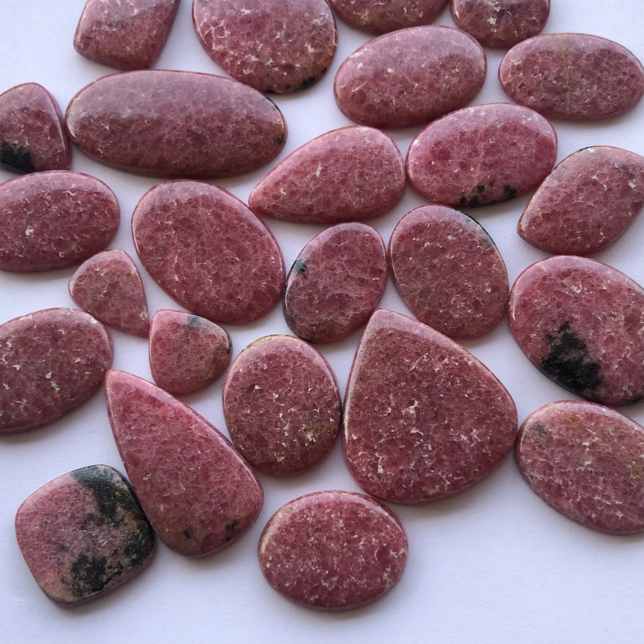Thulite Gemstone Cabochon,Thulite Cabochon,Thulite Heart Shape Cabochon 28.85 x 29.85 x 5.65 mm Approx 42 cts