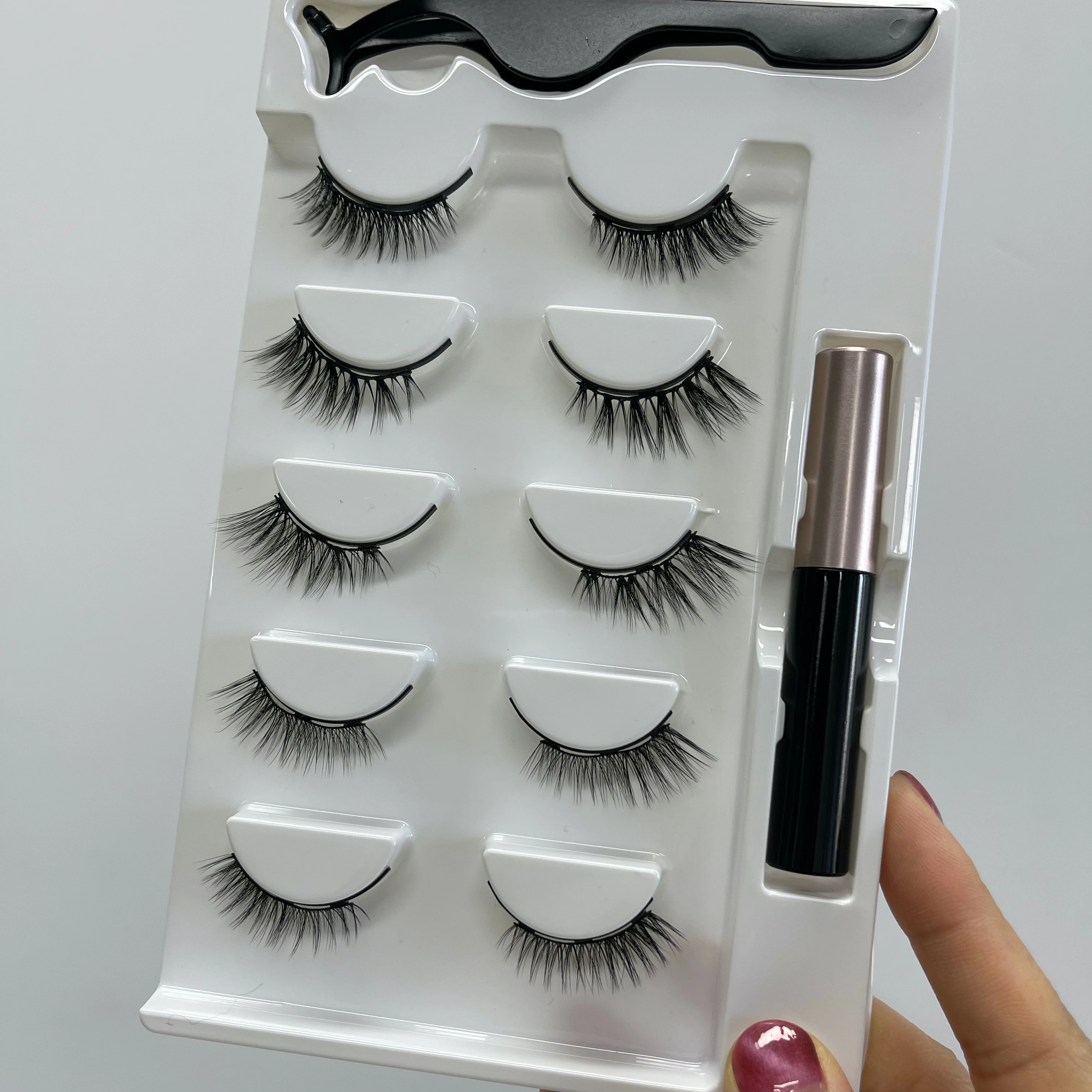 

Magnetic Eyelashes With Eyeliner Magnet Lash Customizing Private Label Logo Customized Design Wholesale Factory Samples