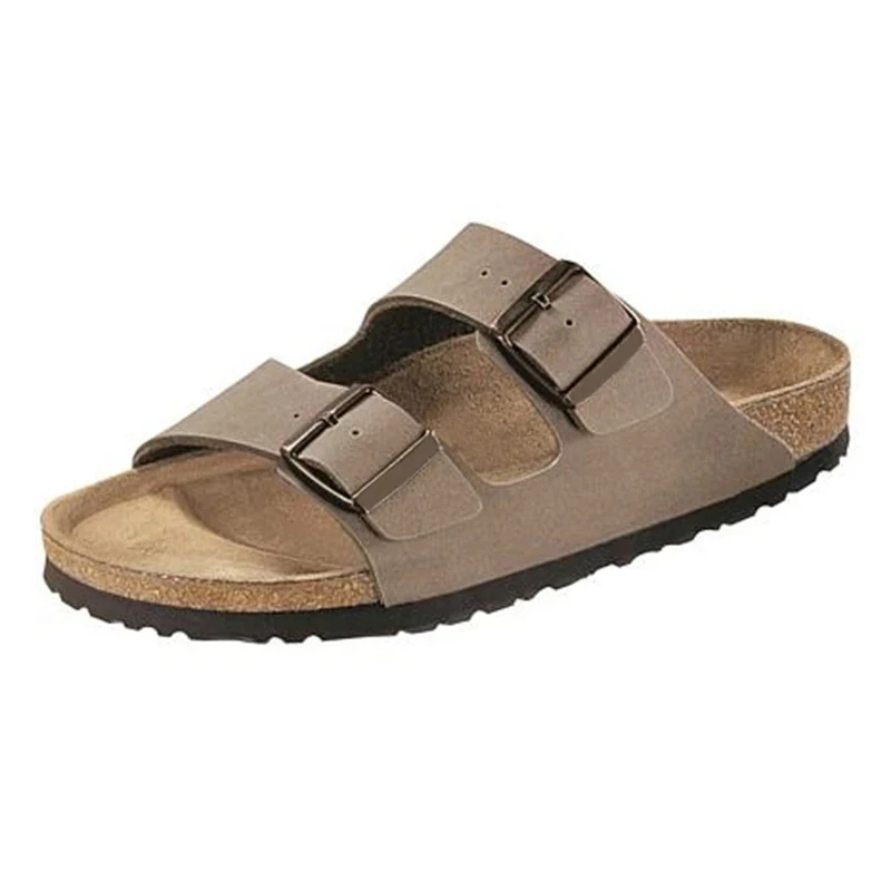 

New style men leather slippers light and casual slipper man's outdoor slippers.