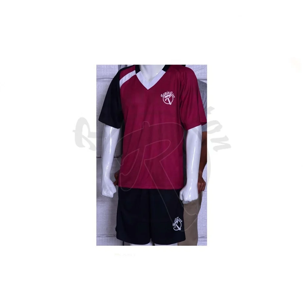 Rsu 02 Perfect Soccer Player Uniforms Latest Collection Color Maroon Shirt And Black Trouser Buy 栗色シャツとショートセット Rsu 02 トレーニングチーム選手のユニフォーム 完璧なサッカー選手のユニフォーム Product On Alibaba Com