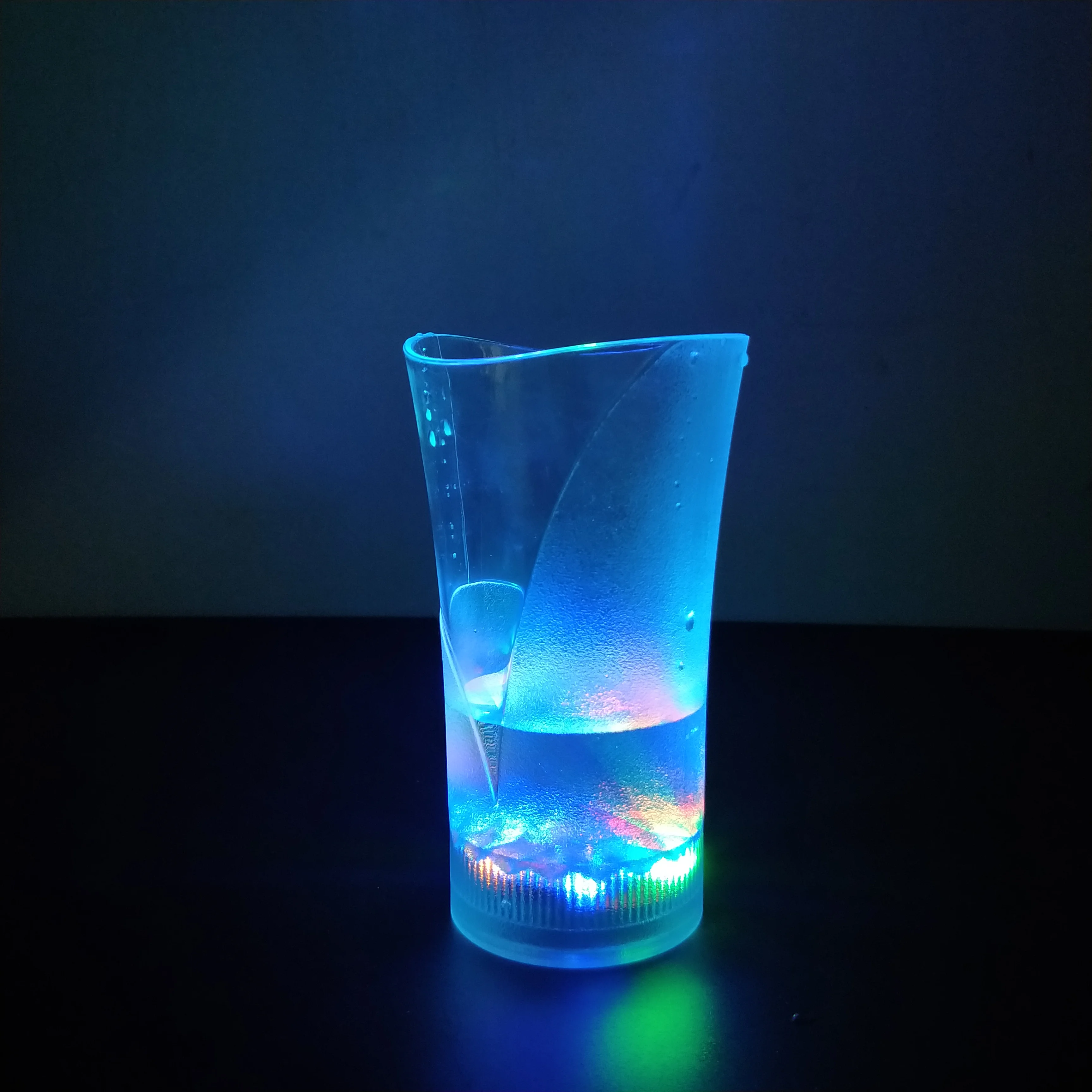 

Inductive Rainbow Cup Led Multi-color Luminous Water Glass Wine Cup, Blue,green,orange,etc,can be customized