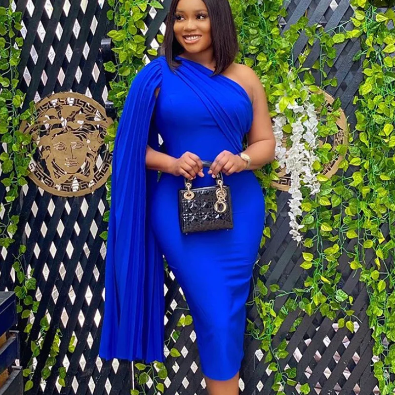 

Sexy one-shouldered high-waisted blue plus-size elegant party dress, Shown