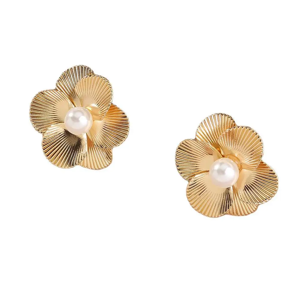 

New classic designer metal flower pearl earrings women designer famous brand wholesale hot, Gold color