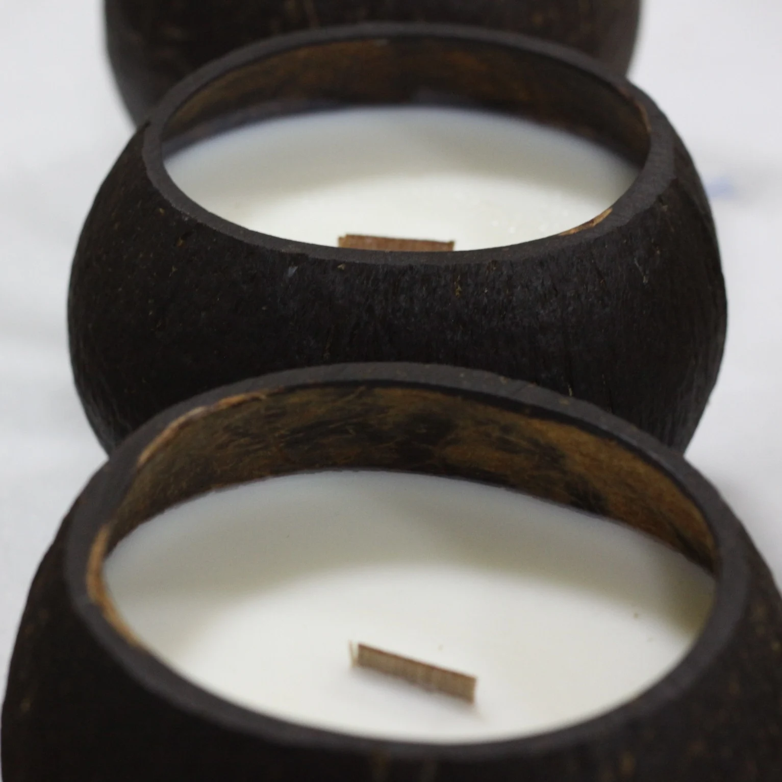 
Crystal coconut shell candle 
