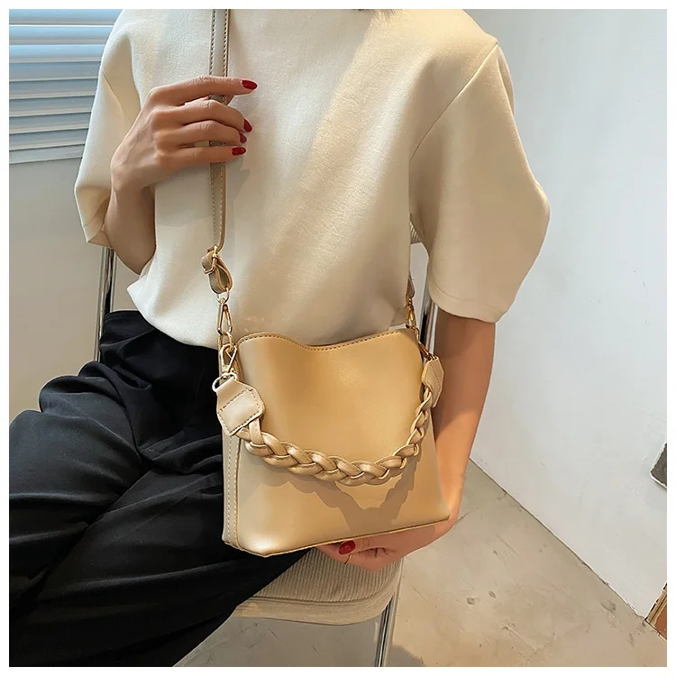 

2021 Hot Selling Furry Purses Women Hand Bags Purses Luxury Handbags for Women