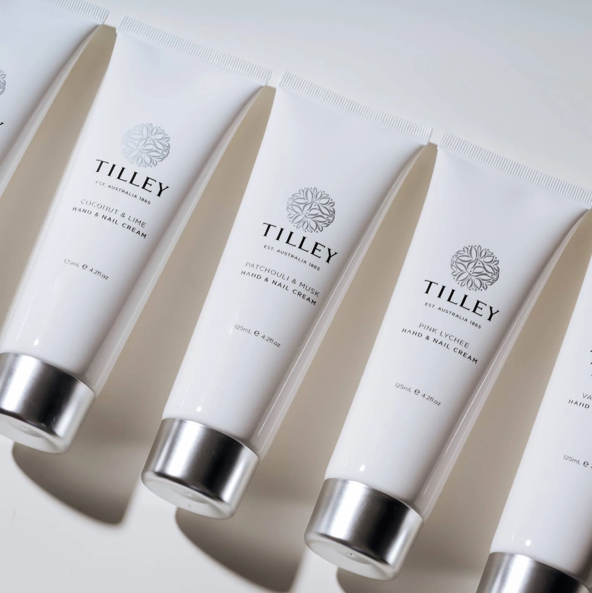 
TILLEY - Hand & Nail Cream 45mL/125mL - Classic White Collection - Bath & Body 