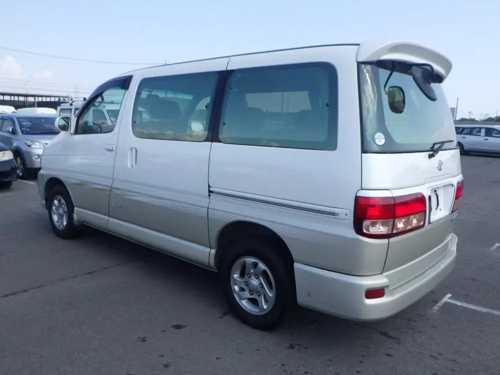 
Japanese Used Car Toyota Regius 2001 