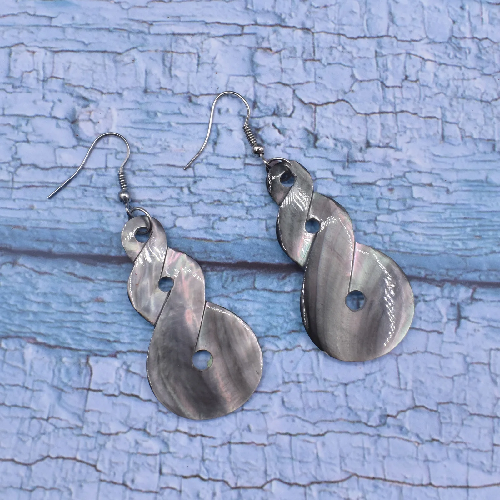 天然黑毛利雕刻pikorua贝壳耳环双扭壳滴耳环 - buy