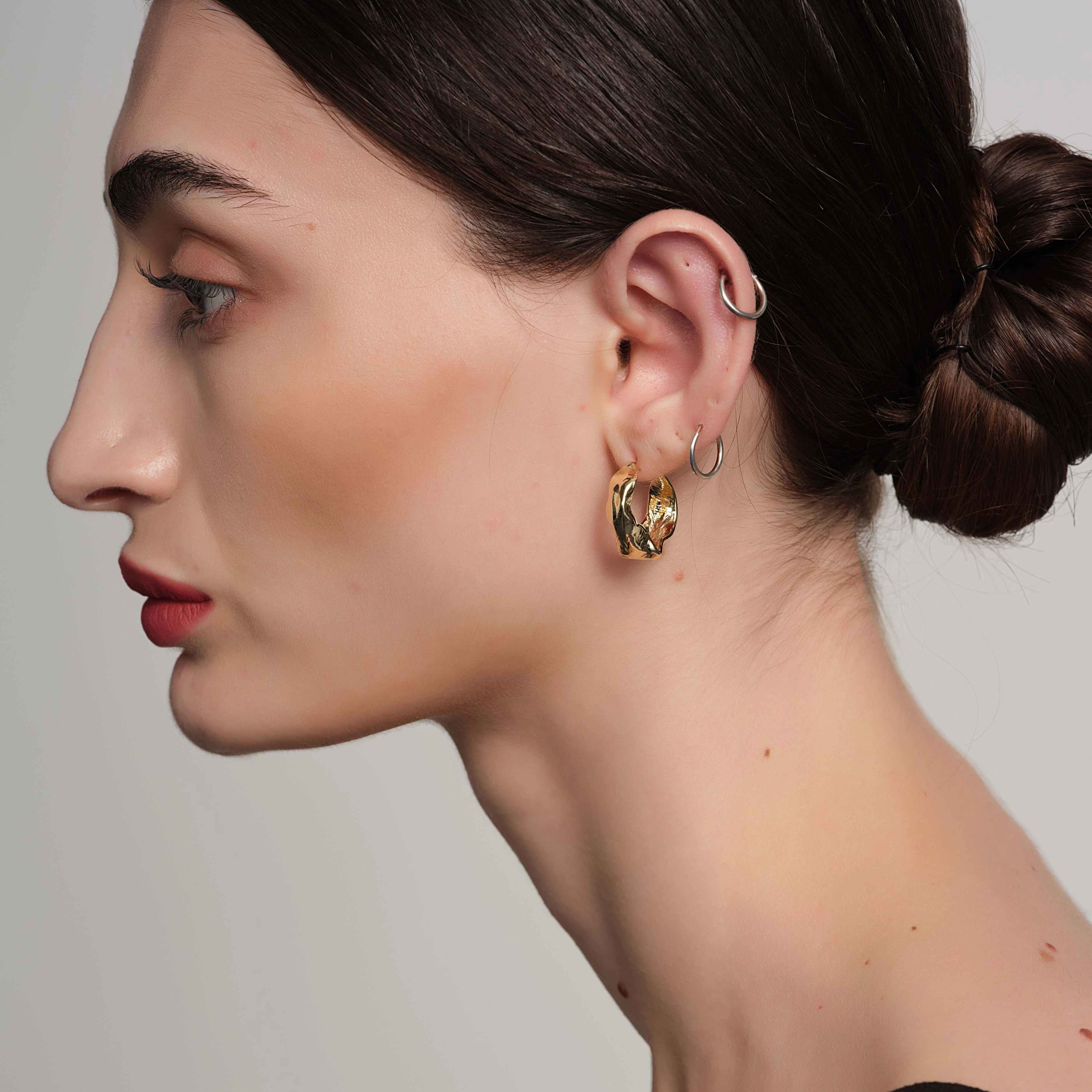 

Free sample Wild Hoops 18K Gold Plated 925 Sterling Silver Needle Small Twist Open Hoop Earrings in Multi Shapes for Women 2022