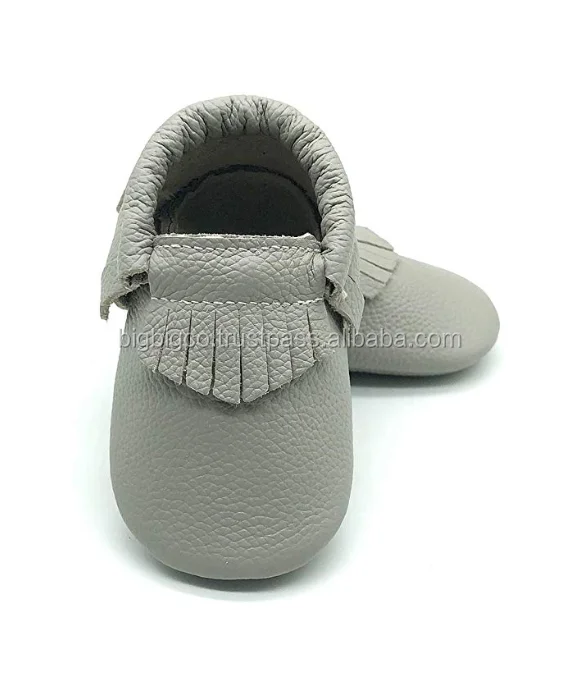 Moccains shoes (94).png