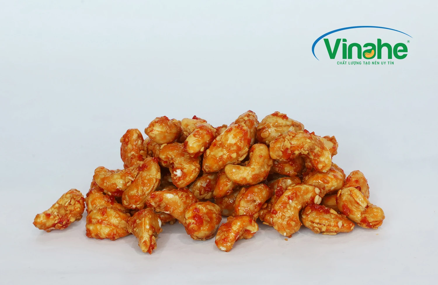 
High quality Processed Chilli and garlic cashew nuts in Vietnam 