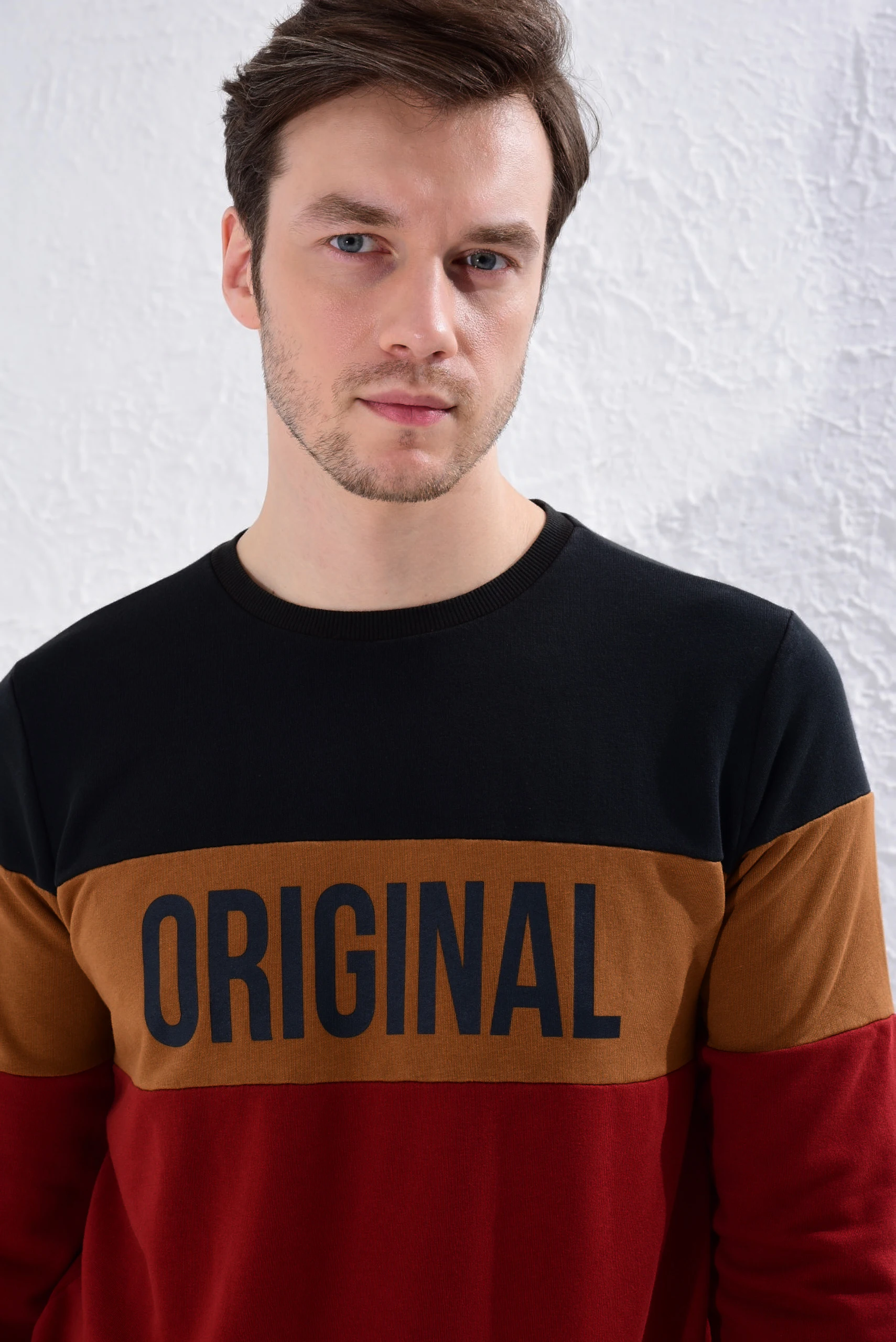 Regular Fit Men Knitted Oneck Red Printed Sweatshirt Buy Hoodie