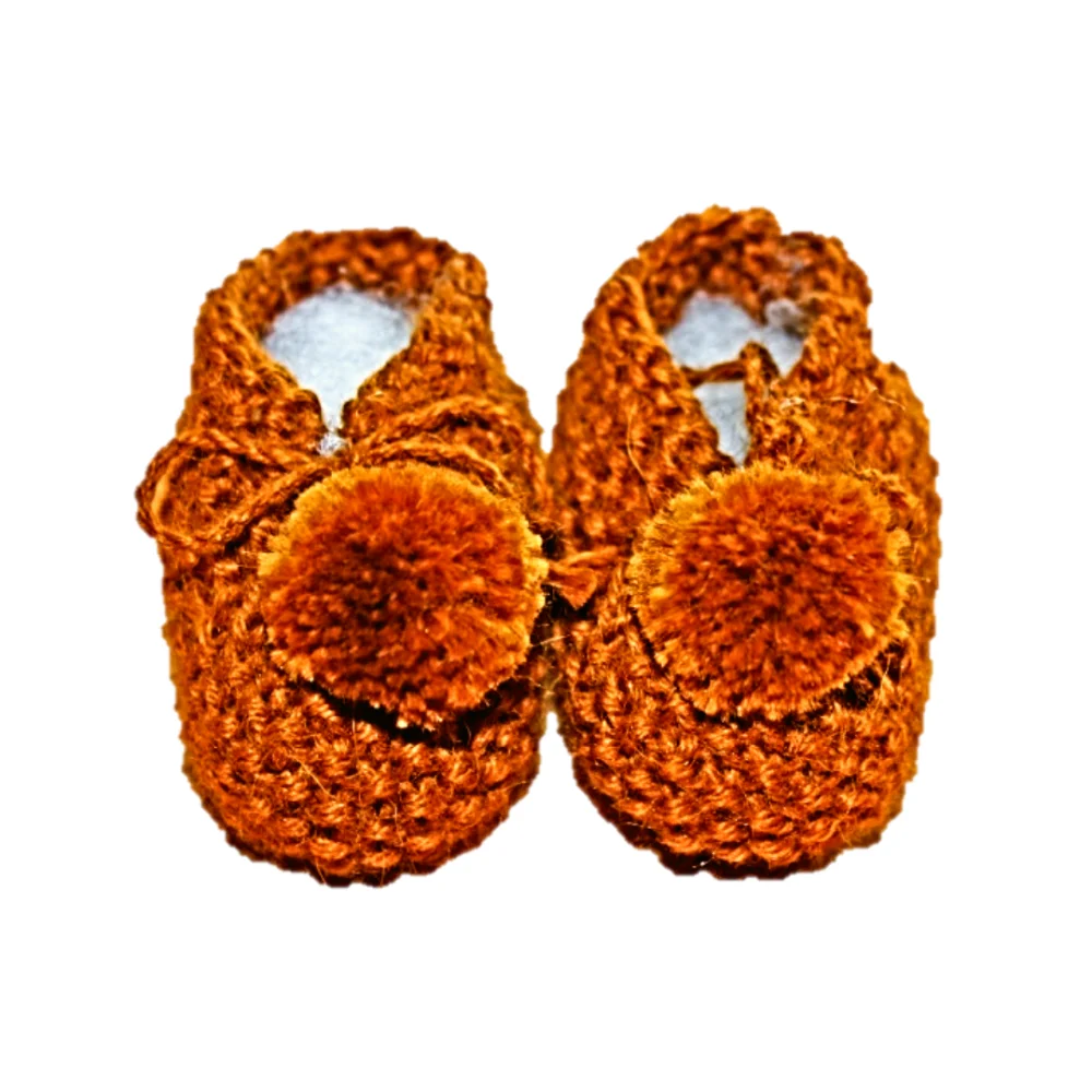 handmade baby woolen shoes