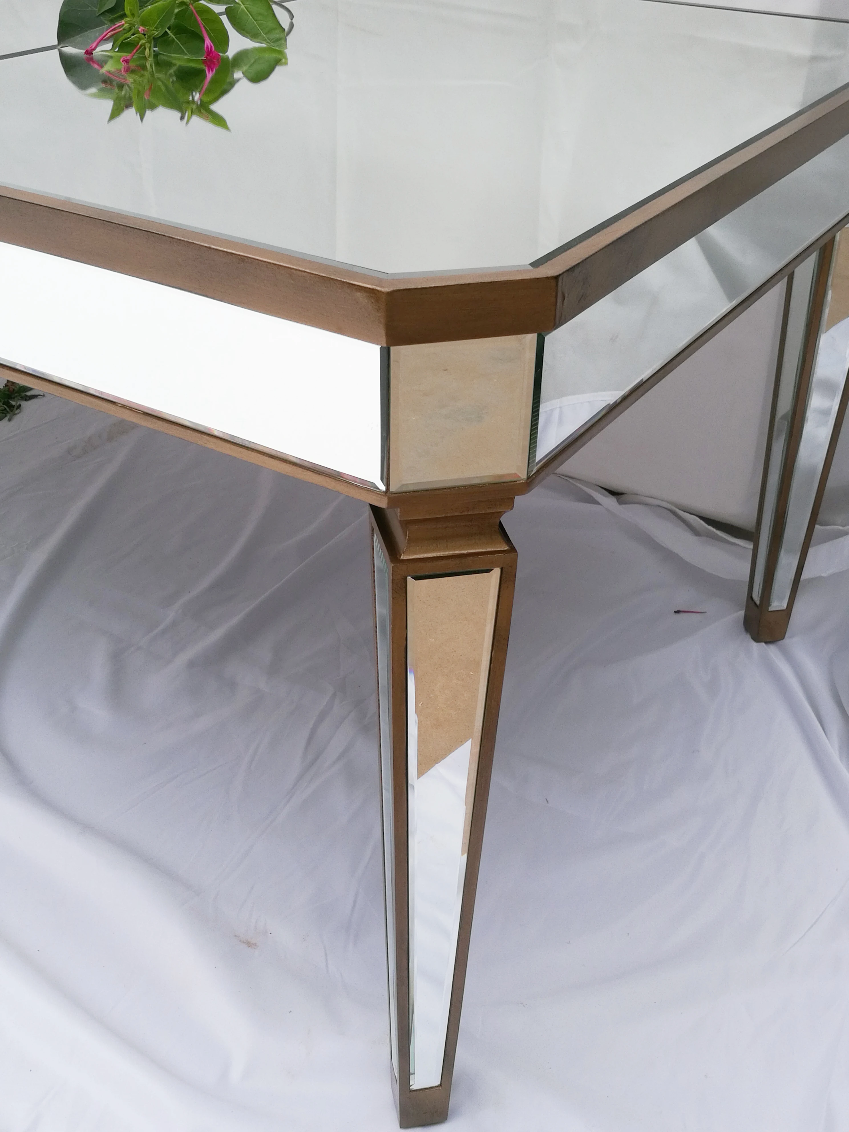 
New Arrival Factory Price 12 Person Antique Gold Wood Trimming Rectangle Mirrored Event Wedding Dining Table Furniture 