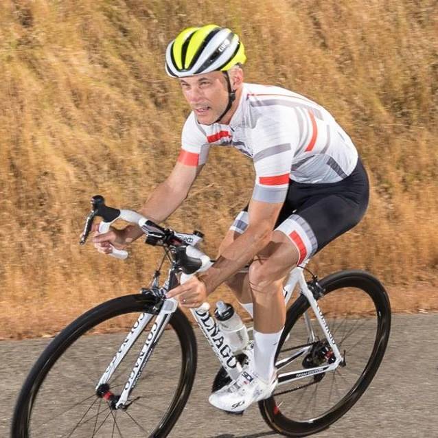 スーツ 自転車 女性