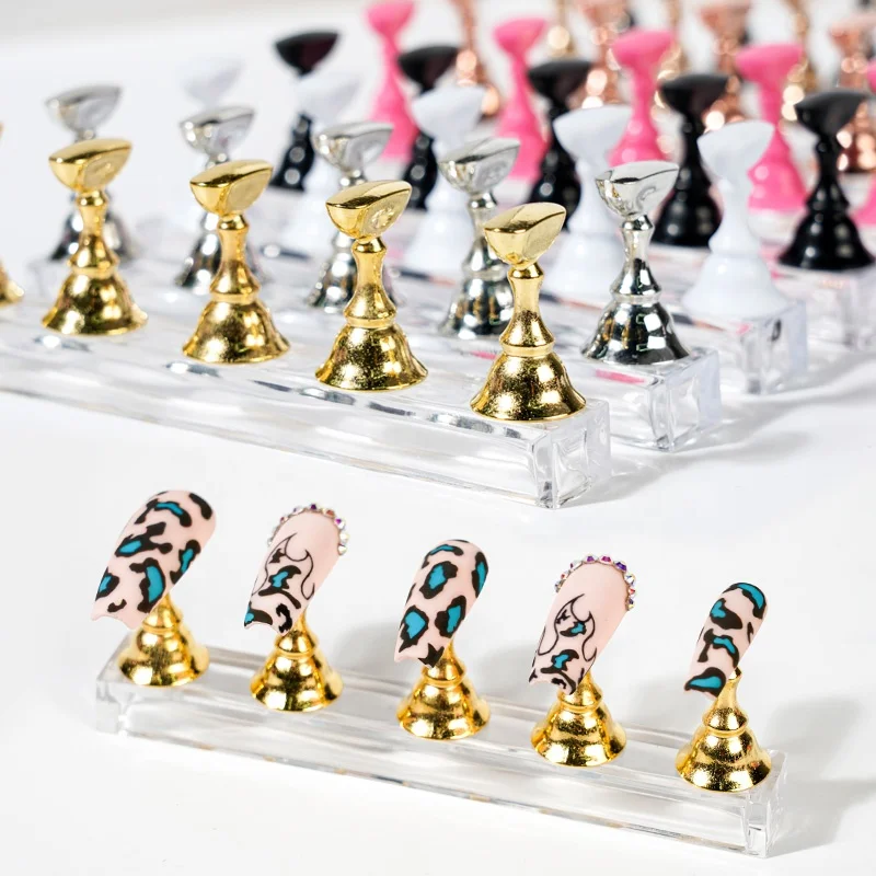 

5Pcs Magnet Magnetic Nail Tip Display Work Stand Set 10.5X7X1.5cm 5Pcs Press On Nail Tool Practice Holder Nail Art