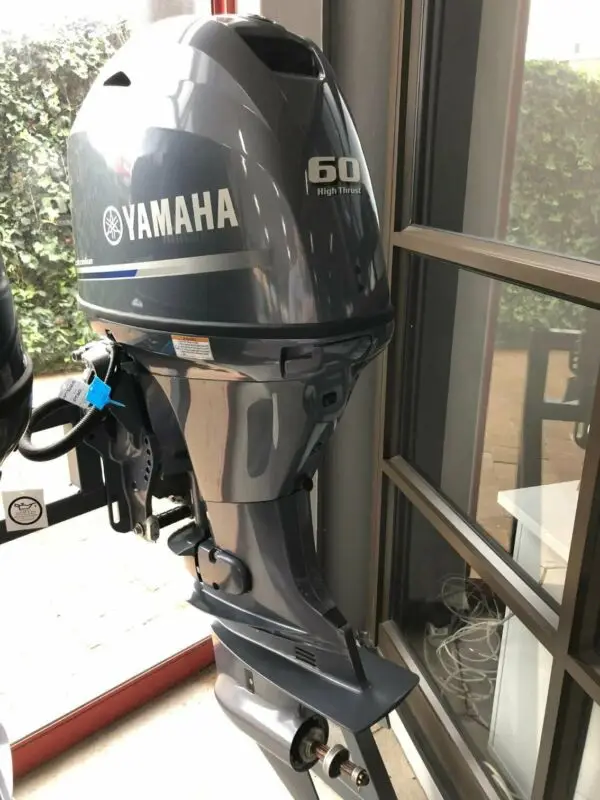 
Yamahas 60HP 4 stroke outboard motor / boat engine 