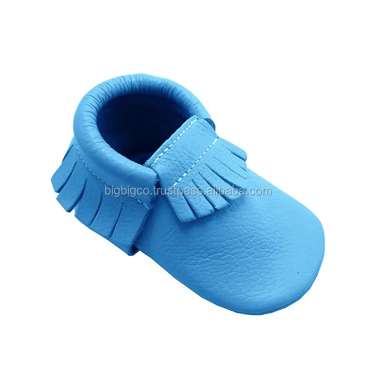 Moccains shoes 2442 (15).png