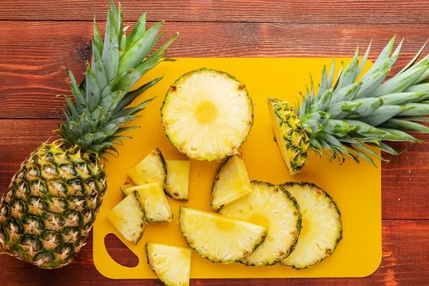 Ананас на столе фото Sweet Fresh Pineapple - Organic Pineapple For Eu,Usa,Japan,Uae,Korea Market From