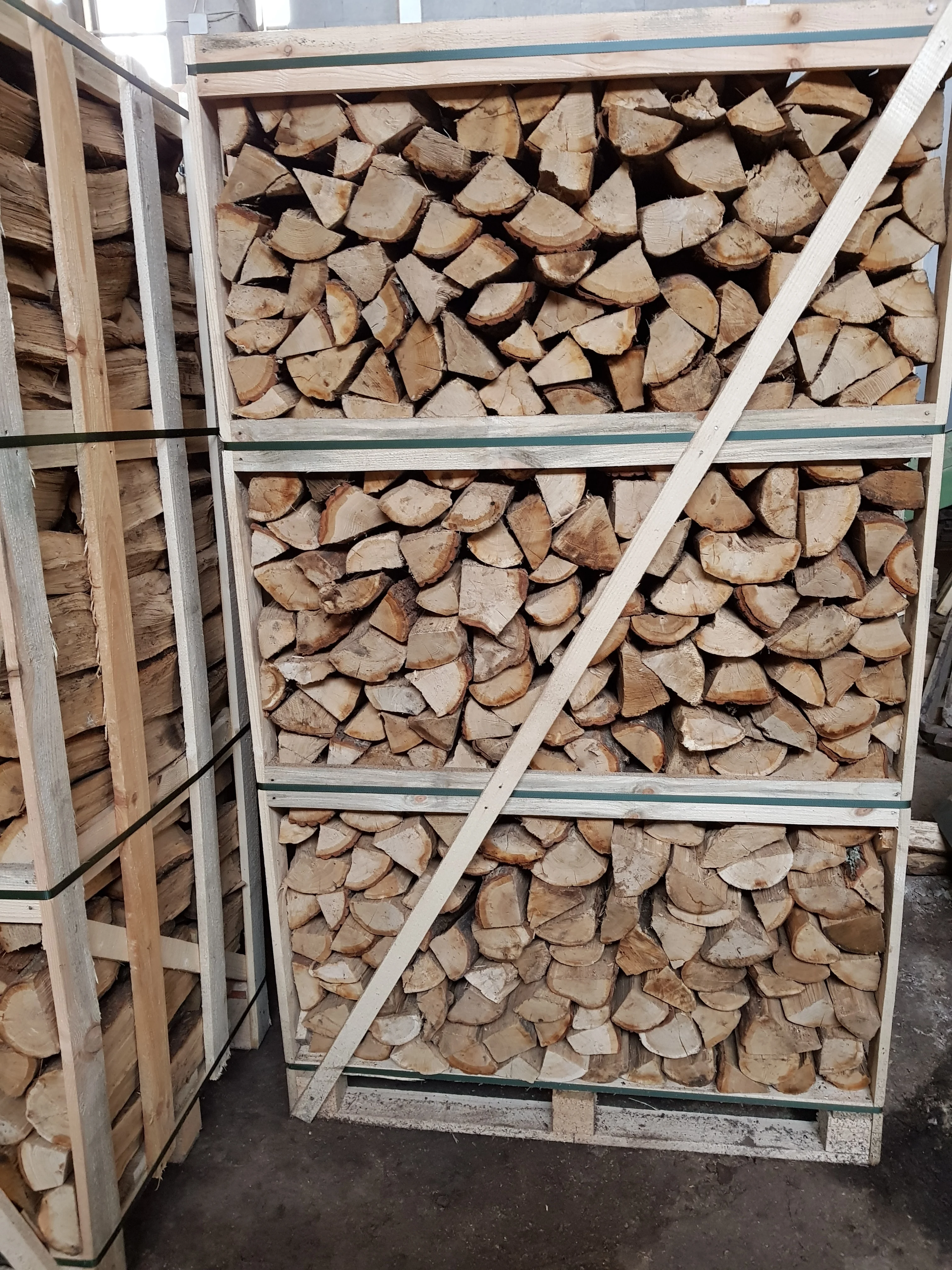 
Kiln dried oak firewood big crates 