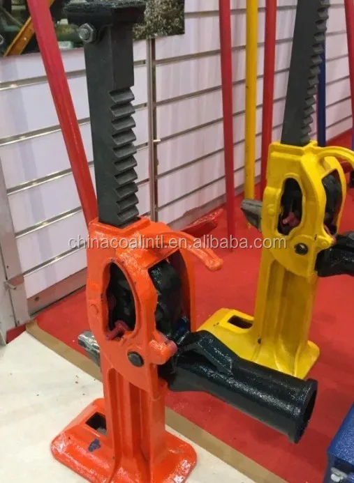 Mechanical jack with double lever sockets