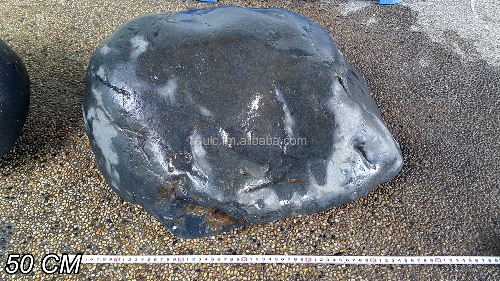 
BLACK ROUND BOULDER 