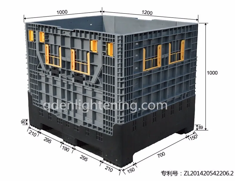 clear plastic shipping boxes