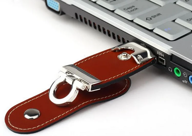 Новые флешки. USB Flash Drive 512gb. Флешка Sweex USB 2.0 Memory Pen Aluminium 1gb. Флешка Satzuma Leather Case Flash Drive 4gb. Чехол для флешки USB на ключи.